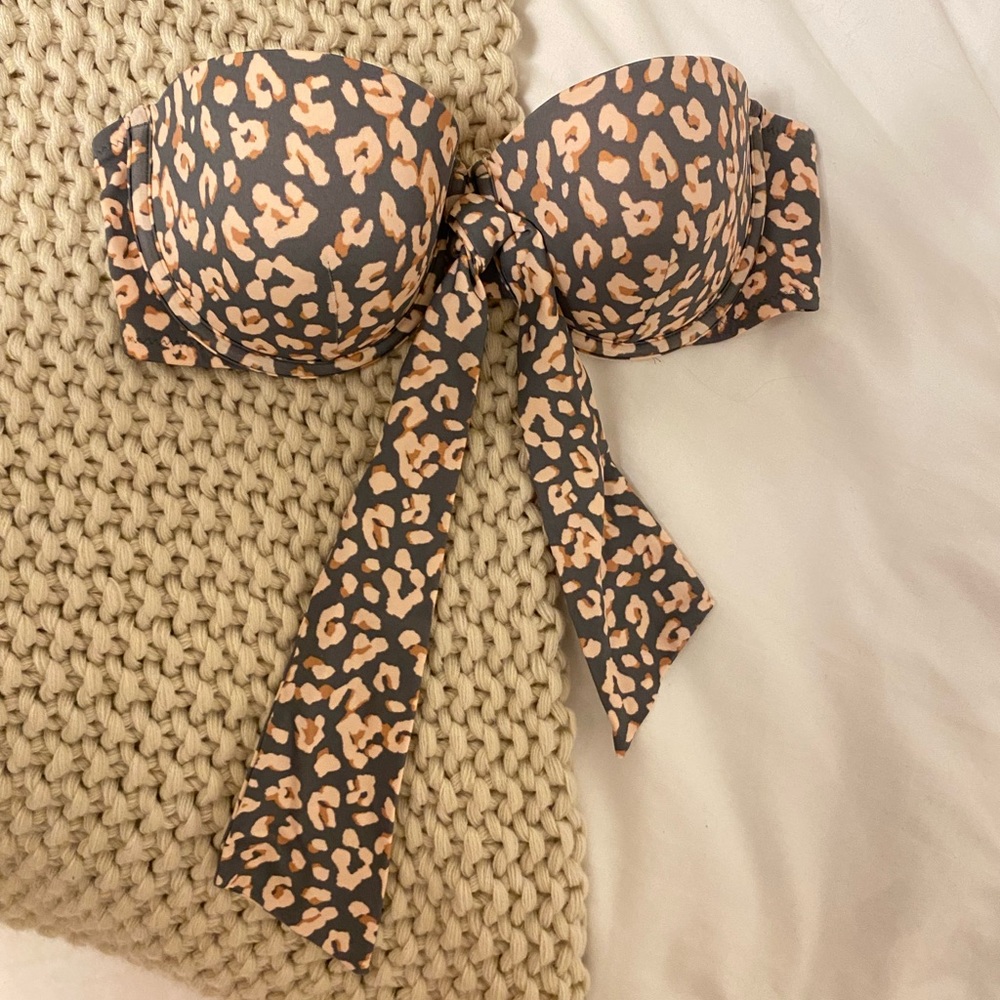 Animal print strapless bikini top